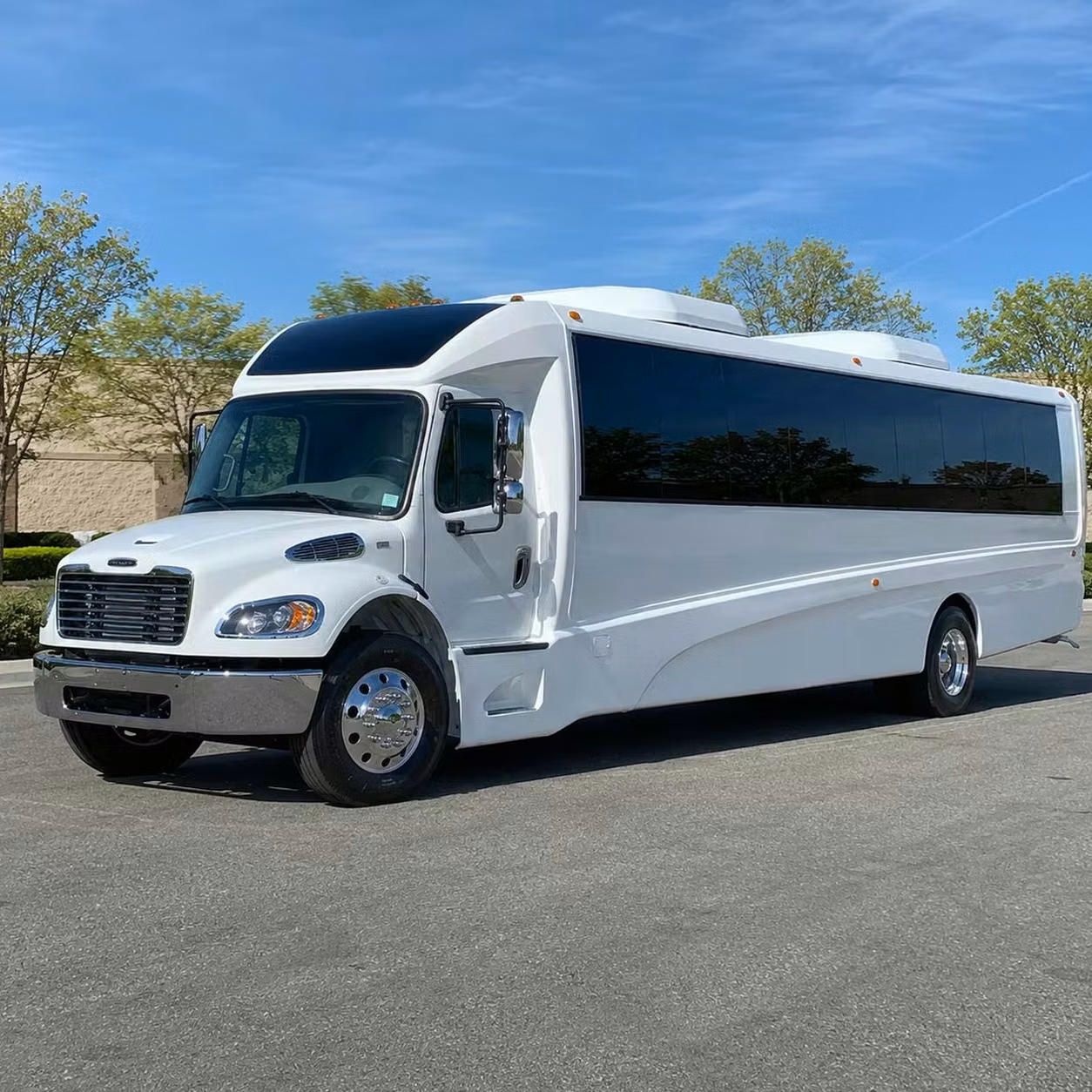 ames 28 passenger minibus rental