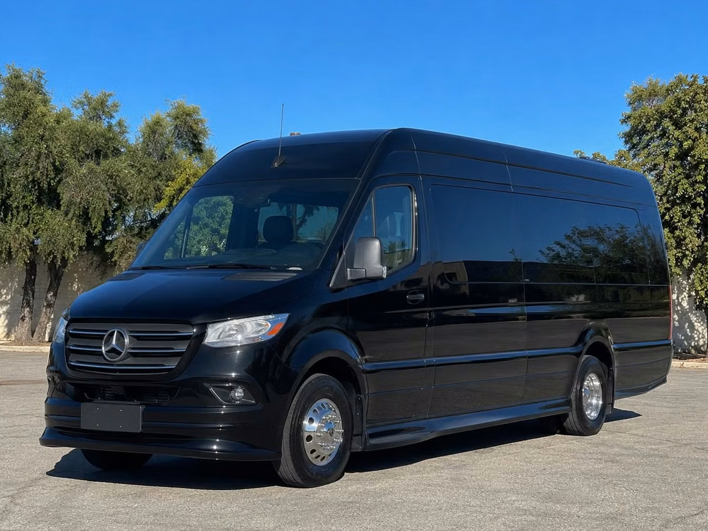 ames charter buses minibuses party buses and sprinter vans in ames
